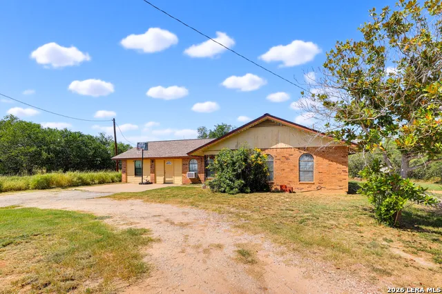 150 Fm 1303 Floresville, TX 78114