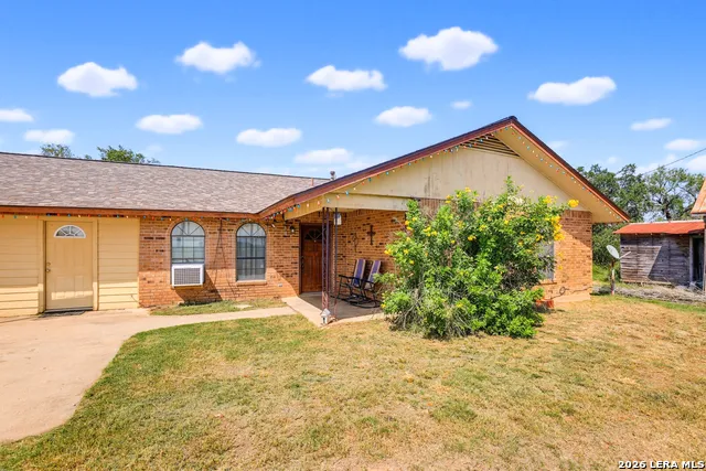 150 Fm 1303 Floresville, TX 78114