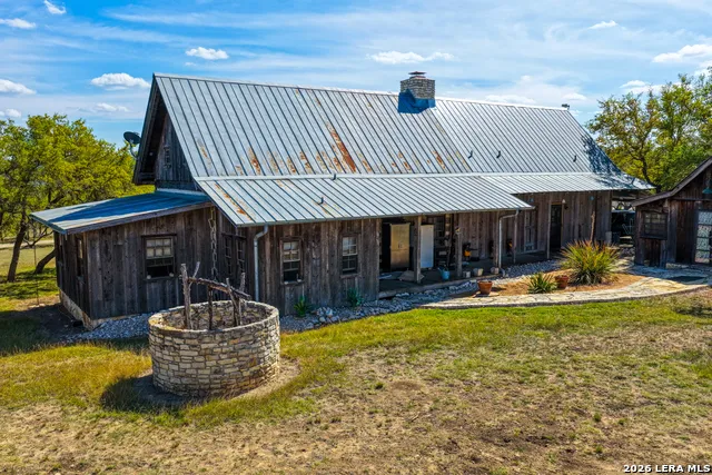 222 El Parisio Bandera, TX 78003