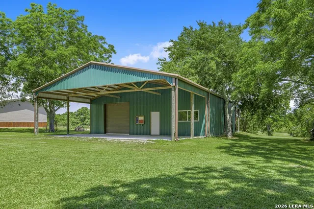 4516 FM 1090 Port Lavaca, TX 77979