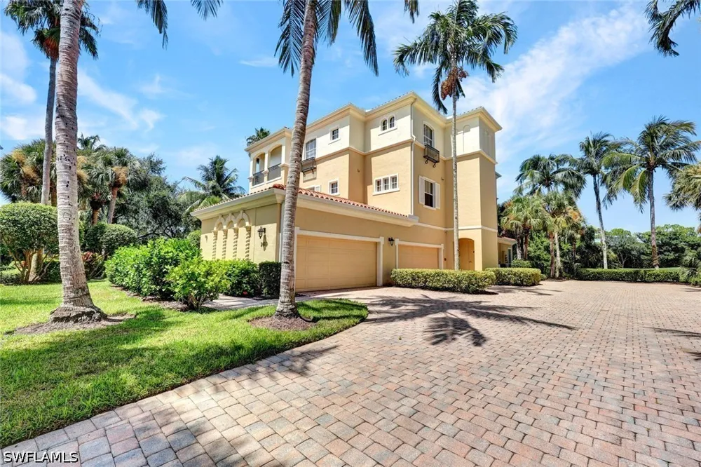 Estrella Court #1902 Naples, FL 34109