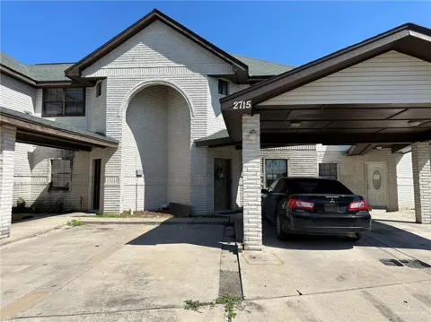 2715 Charleston Lane