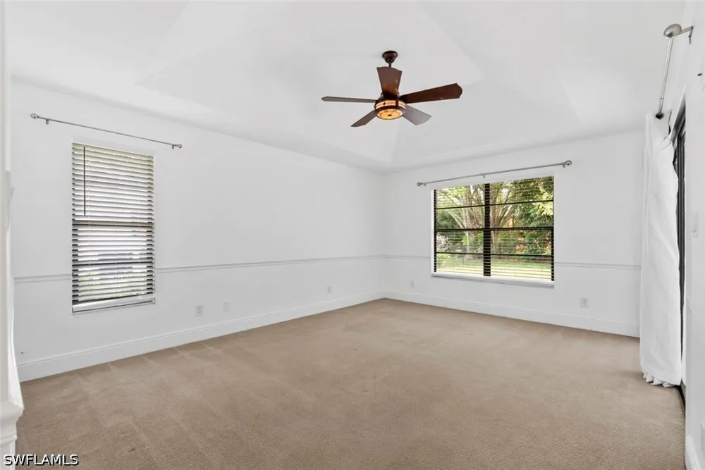 QUEENS WAY E Naples, FL 34112