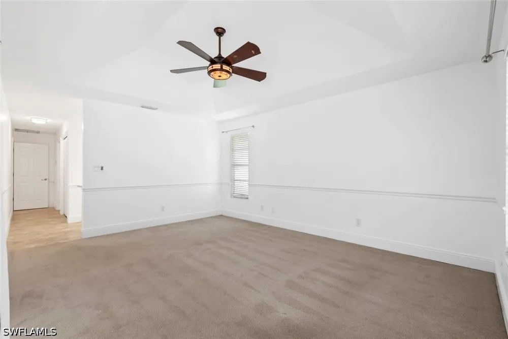 QUEENS WAY E Naples, FL 34112
