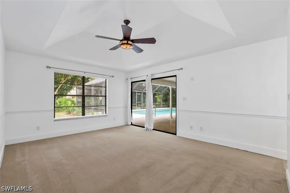 QUEENS WAY E Naples, FL 34112