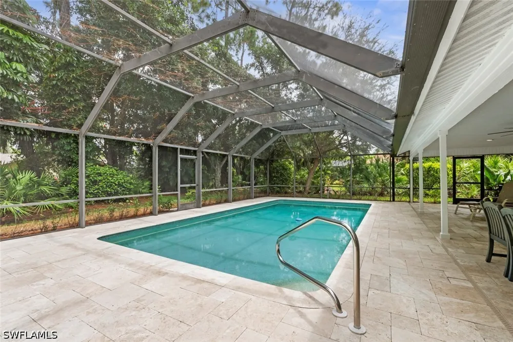 QUEENS WAY E Naples, FL 34112