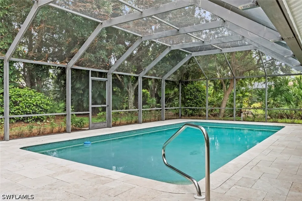 QUEENS WAY E Naples, FL 34112
