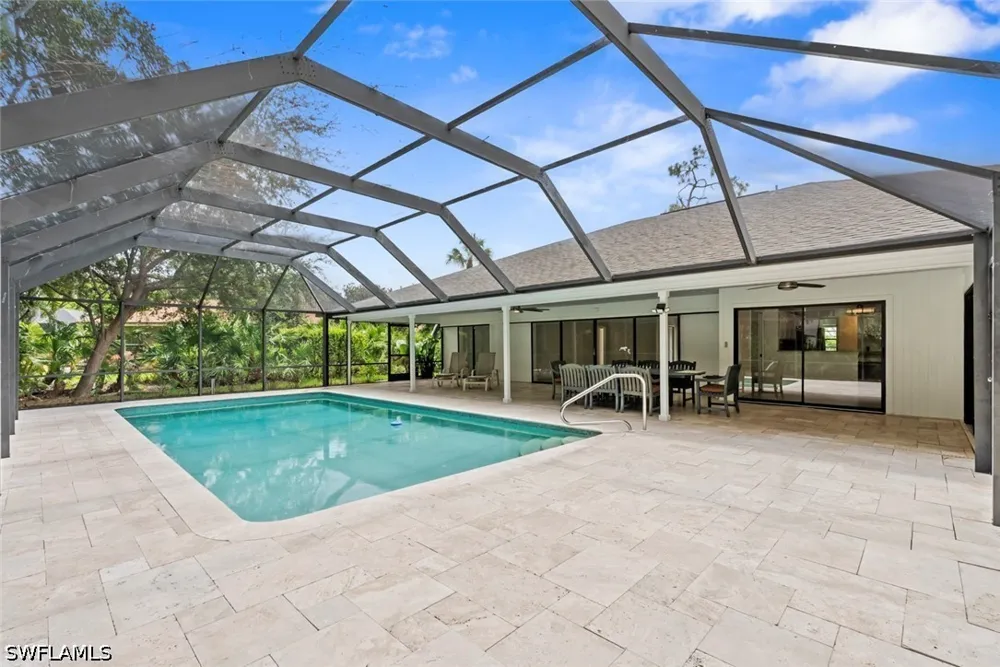 QUEENS WAY E Naples, FL 34112