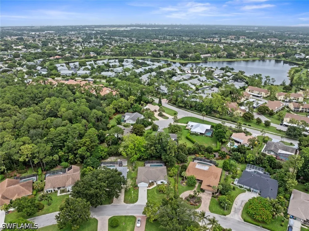 QUEENS WAY E Naples, FL 34112