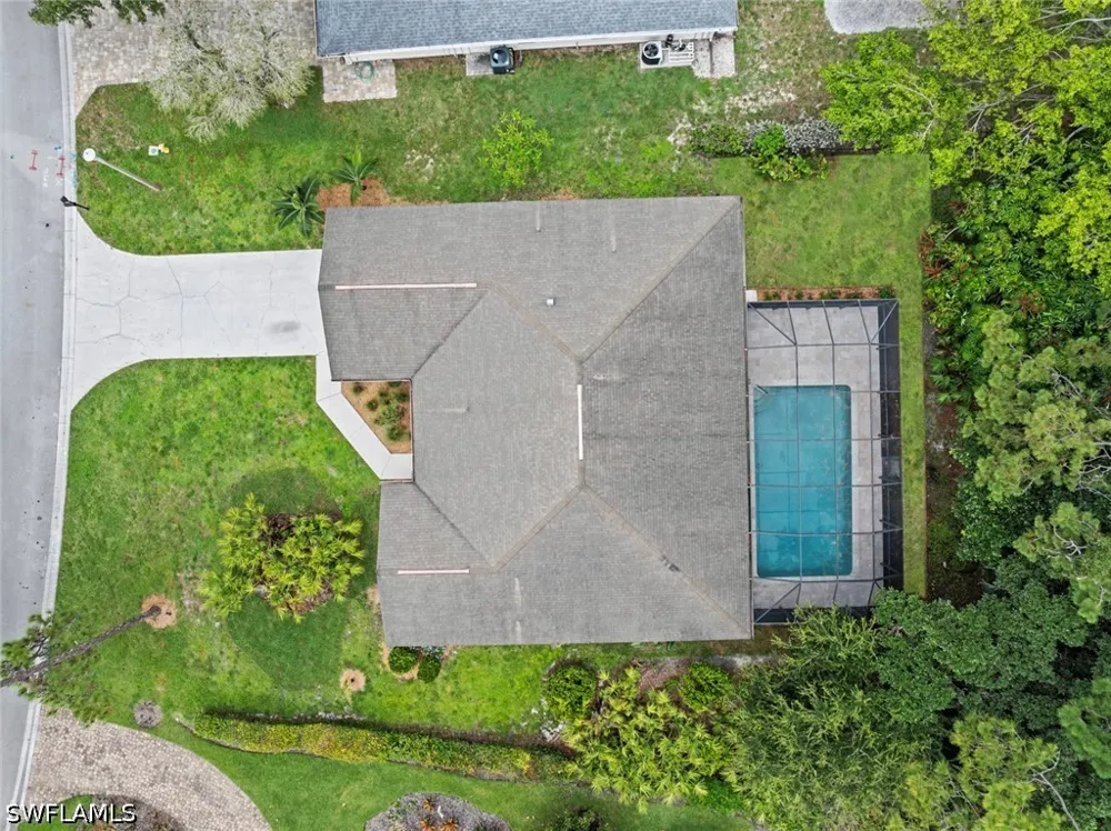 QUEENS WAY E Naples, FL 34112