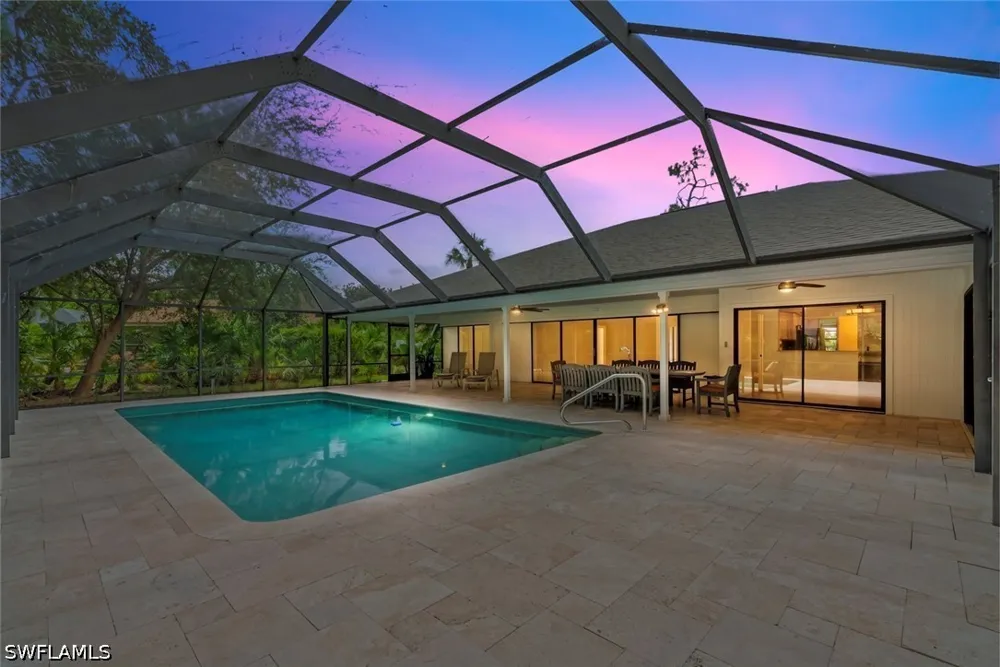 QUEENS WAY E Naples, FL 34112