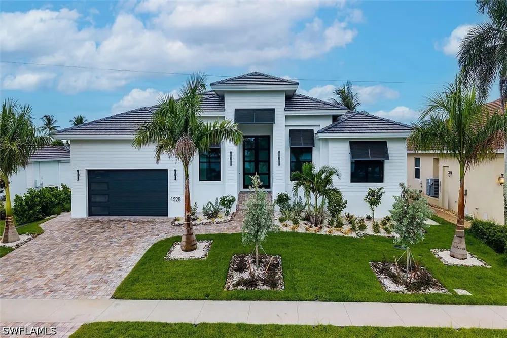 Kingston Court Marco Island, FL 34145