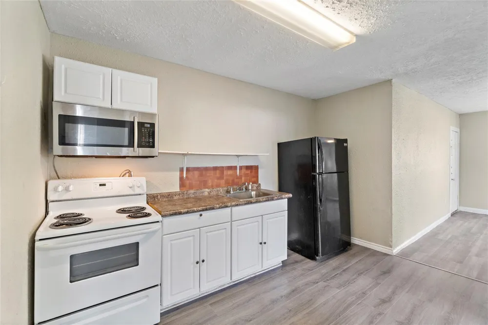 711 Avenue A #2 La Marque, TX 77568