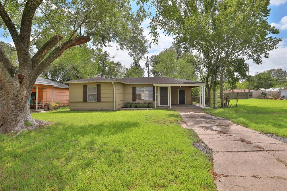 5418 Myrtlewood Street Houston, TX 77033