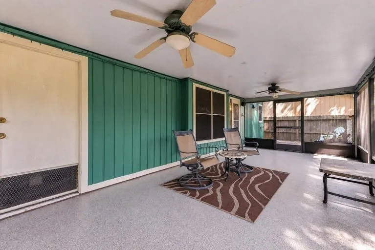 132 Paradise Valley Conroe, TX 77304