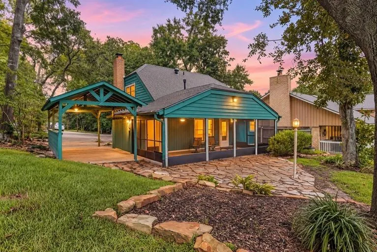 132 Paradise Valley Conroe, TX 77304