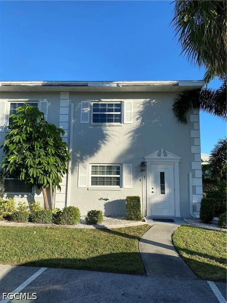 Nantucket Circle #4 North Fort Myers, FL 33917