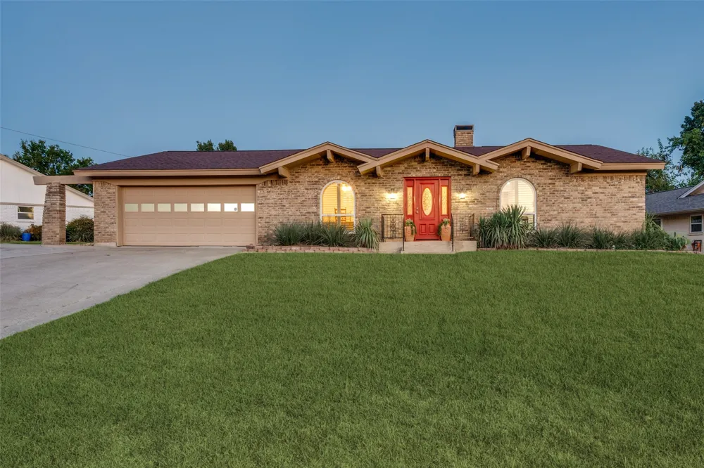 6316 Tosca Drive Haltom City, TX 76180