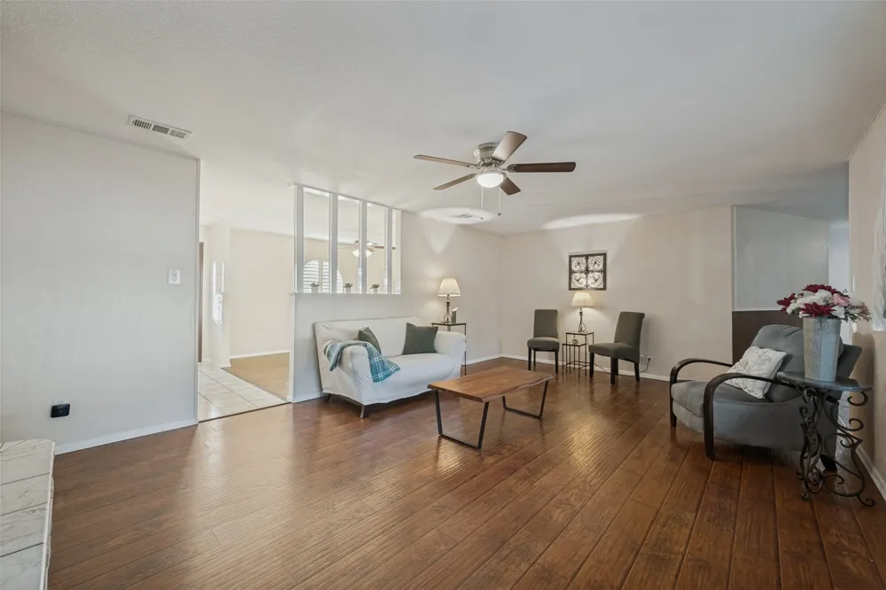 6316 Tosca Drive Haltom City, TX 76180