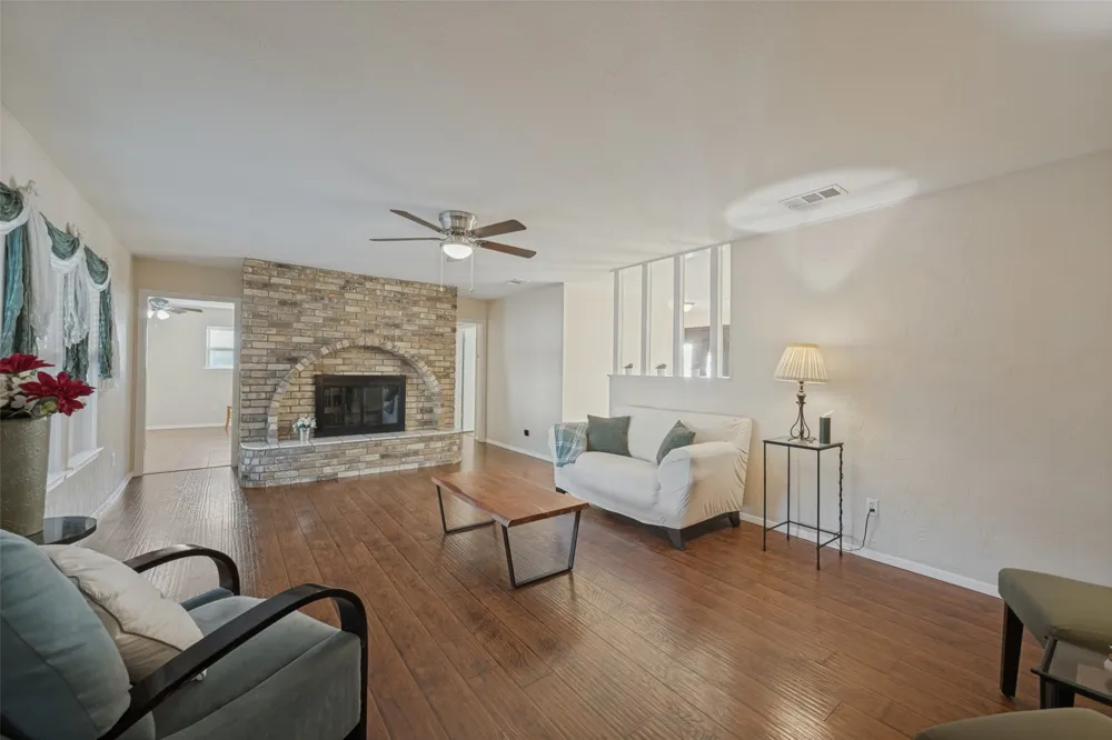 6316 Tosca Drive Haltom City, TX 76180