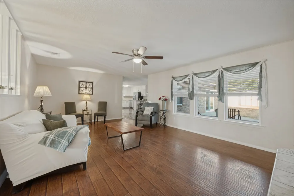 6316 Tosca Drive Haltom City, TX 76180