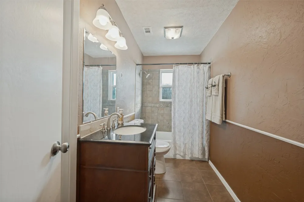 6316 Tosca Drive Haltom City, TX 76180
