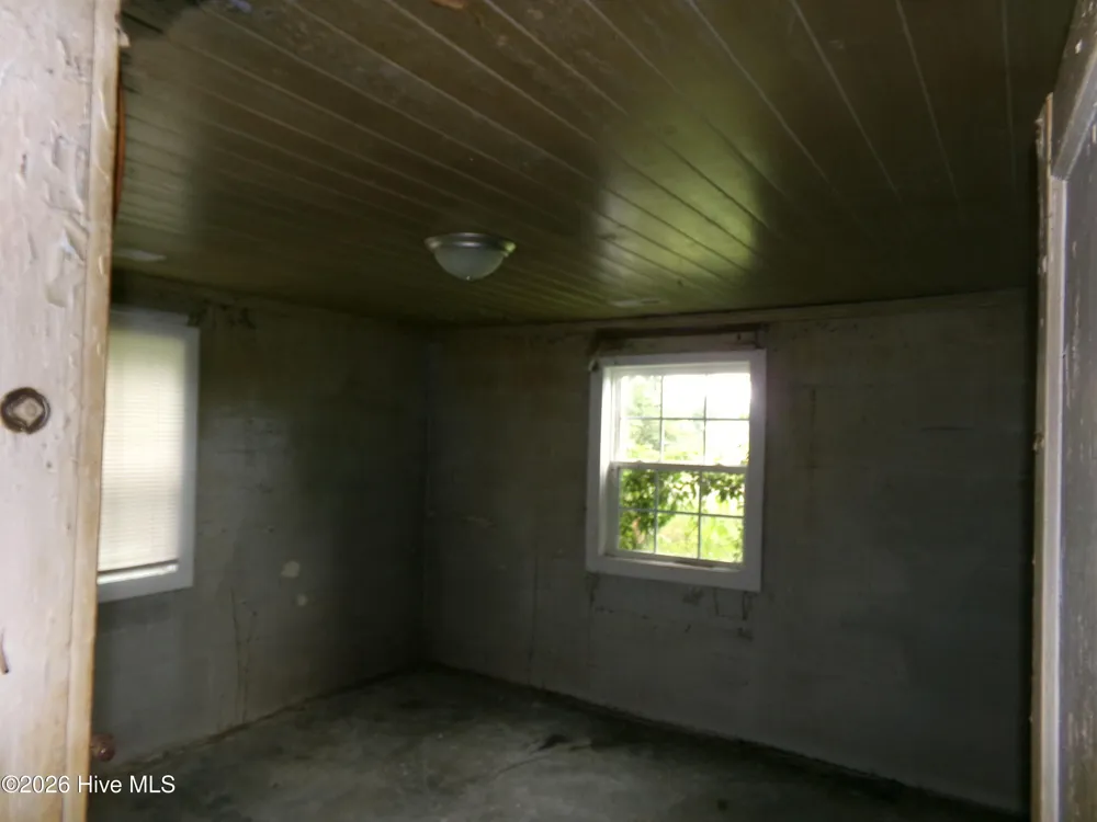 2862 E White Pond Road Fairmont, NC 28340