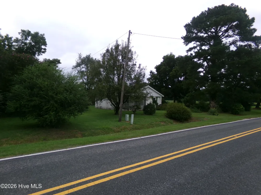 2862 E White Pond Road Fairmont, NC 28340