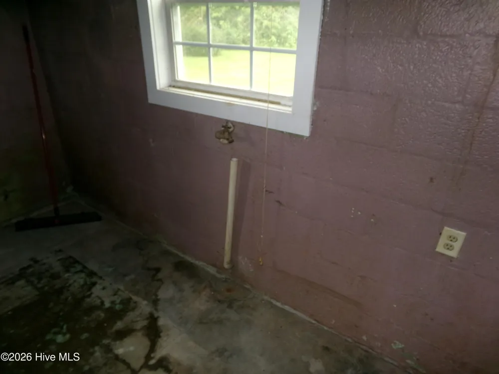 2862 E White Pond Road Fairmont, NC 28340