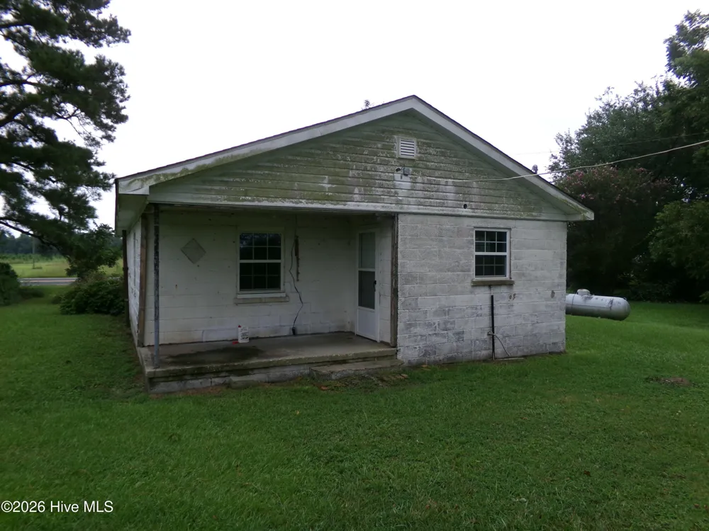 2862 E White Pond Road Fairmont, NC 28340