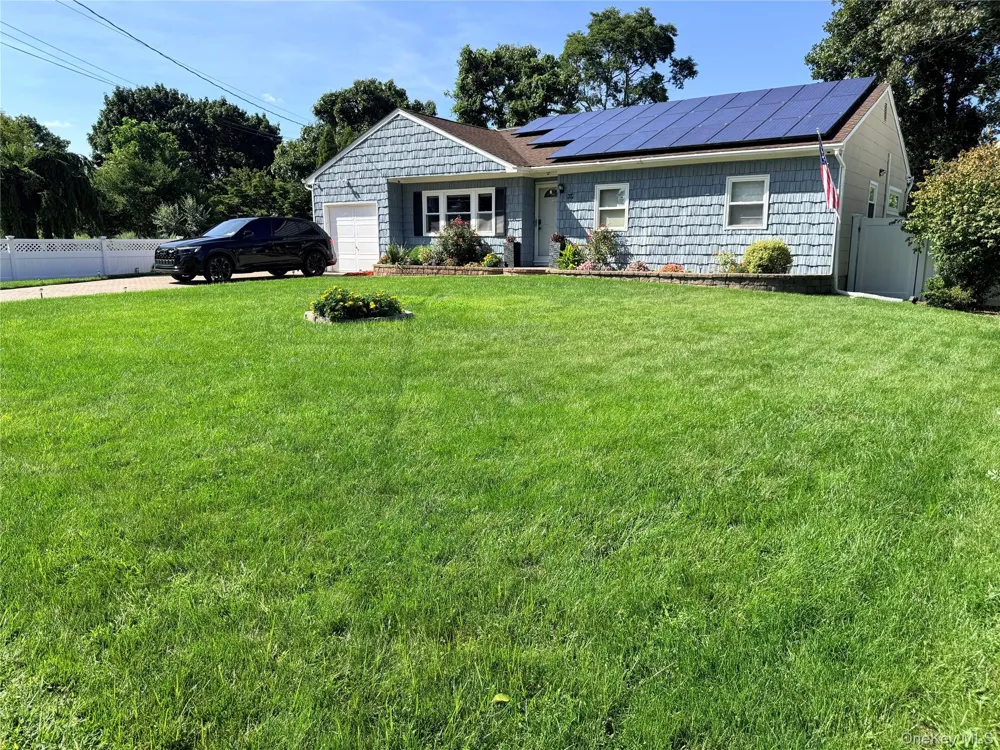 35 Ranch Drive Shirley, NY 11967