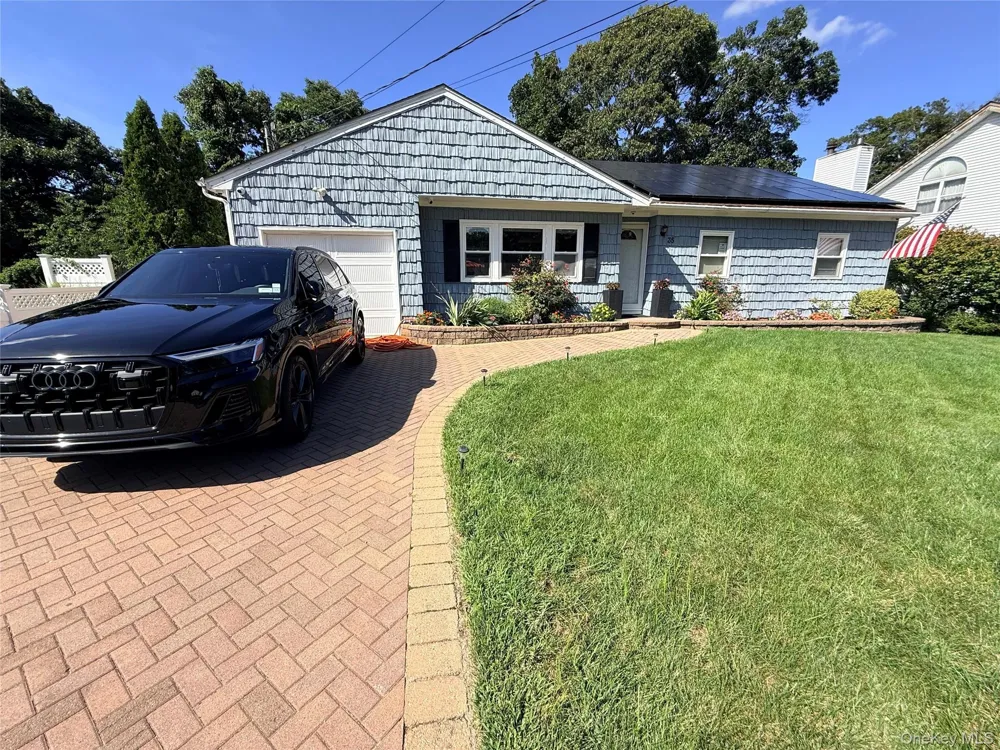 35 Ranch Drive Shirley, NY 11967