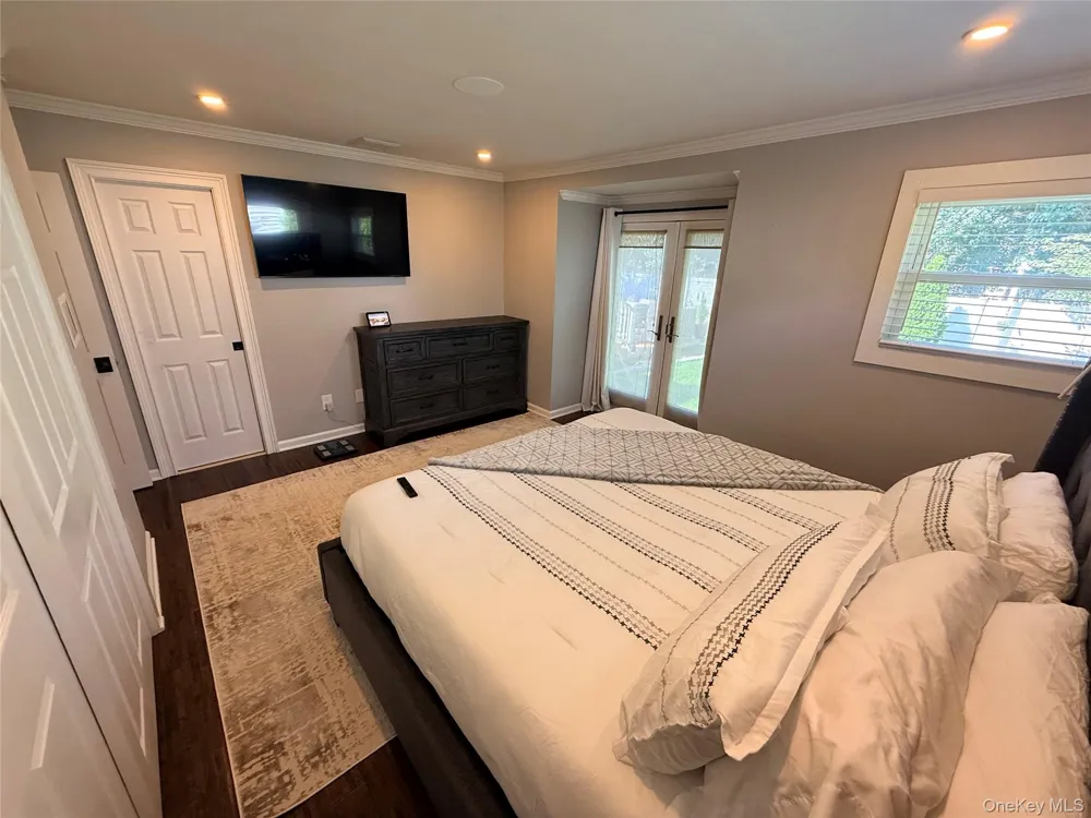 35 Ranch Drive Shirley, NY 11967
