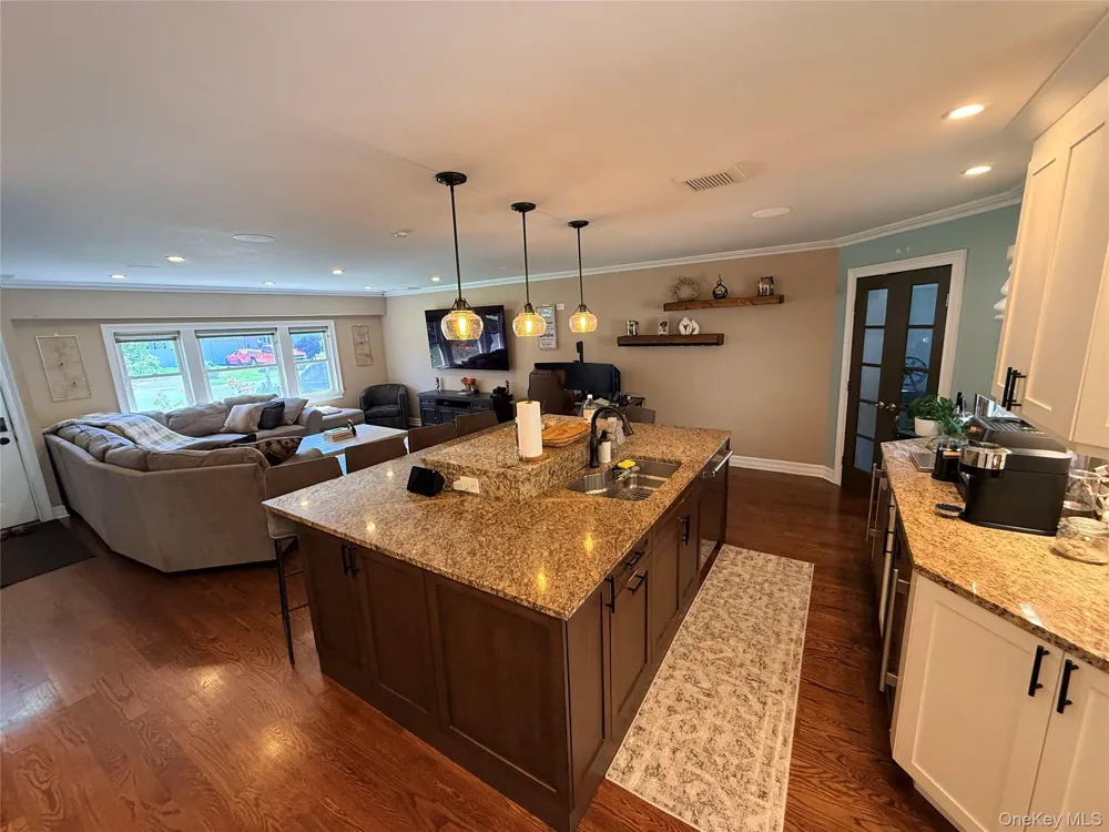35 Ranch Drive Shirley, NY 11967