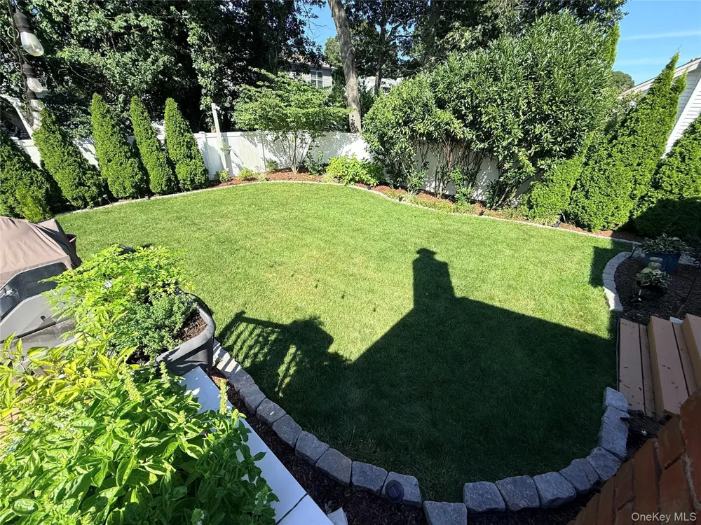35 Ranch Drive Shirley, NY 11967
