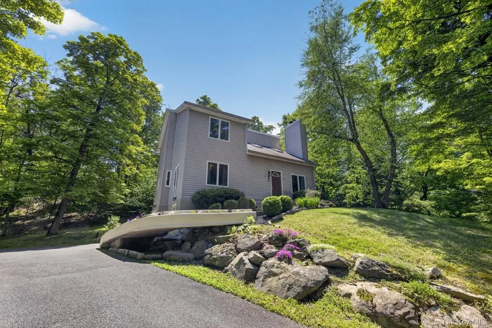 305 Oak Lane Newburgh, NY 12550
