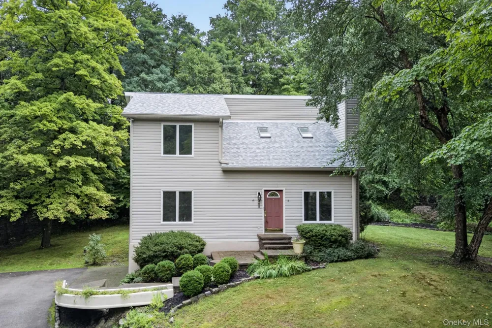 305 Oak Lane Newburgh, NY 12550