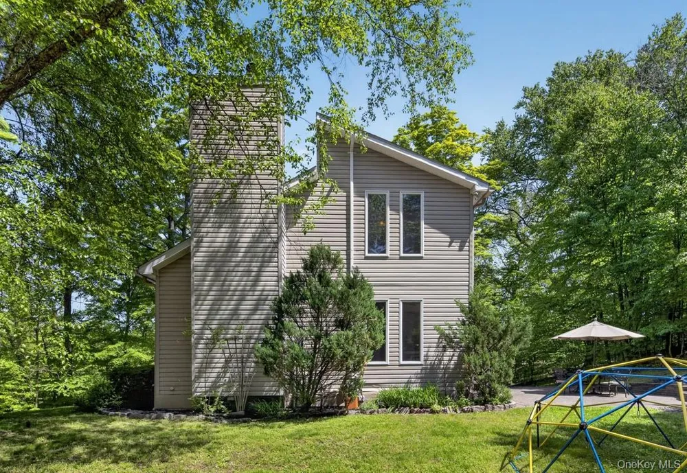 305 Oak Lane Newburgh, NY 12550