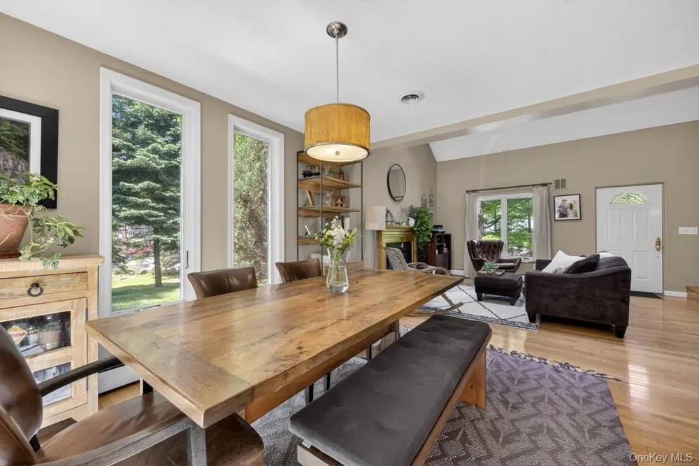 305 Oak Lane Newburgh, NY 12550