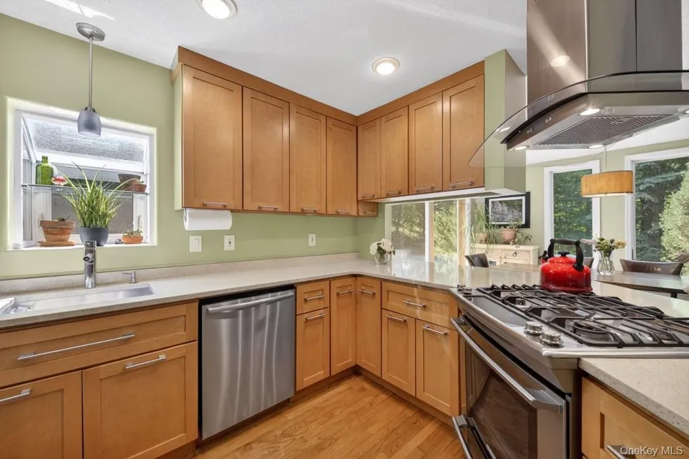 305 Oak Lane Newburgh, NY 12550