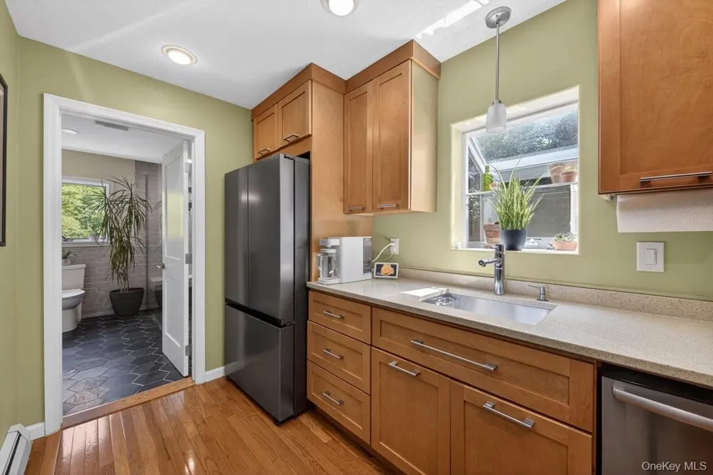 305 Oak Lane Newburgh, NY 12550
