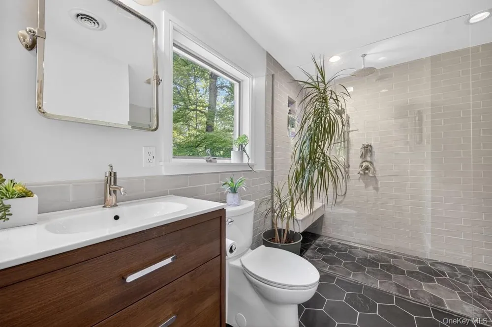 305 Oak Lane Newburgh, NY 12550