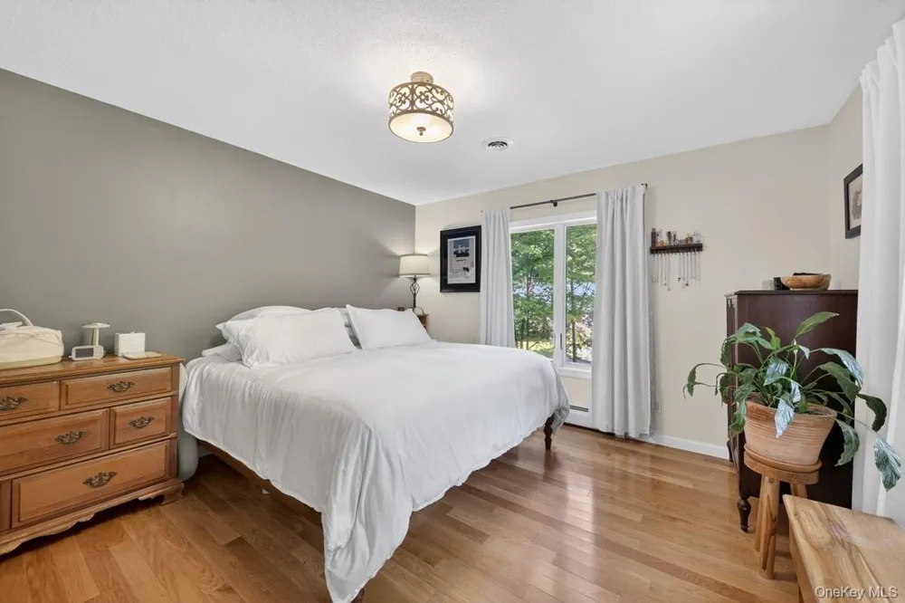 305 Oak Lane Newburgh, NY 12550