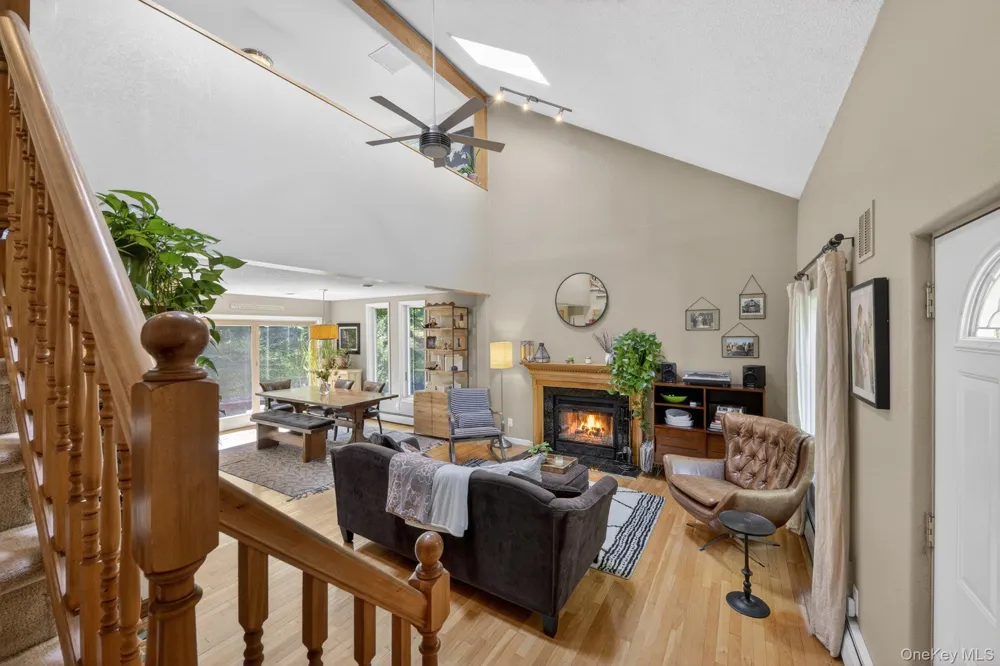 305 Oak Lane Newburgh, NY 12550