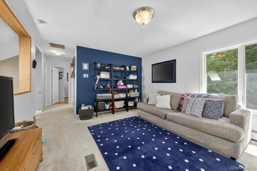 305 Oak Lane Newburgh, NY 12550