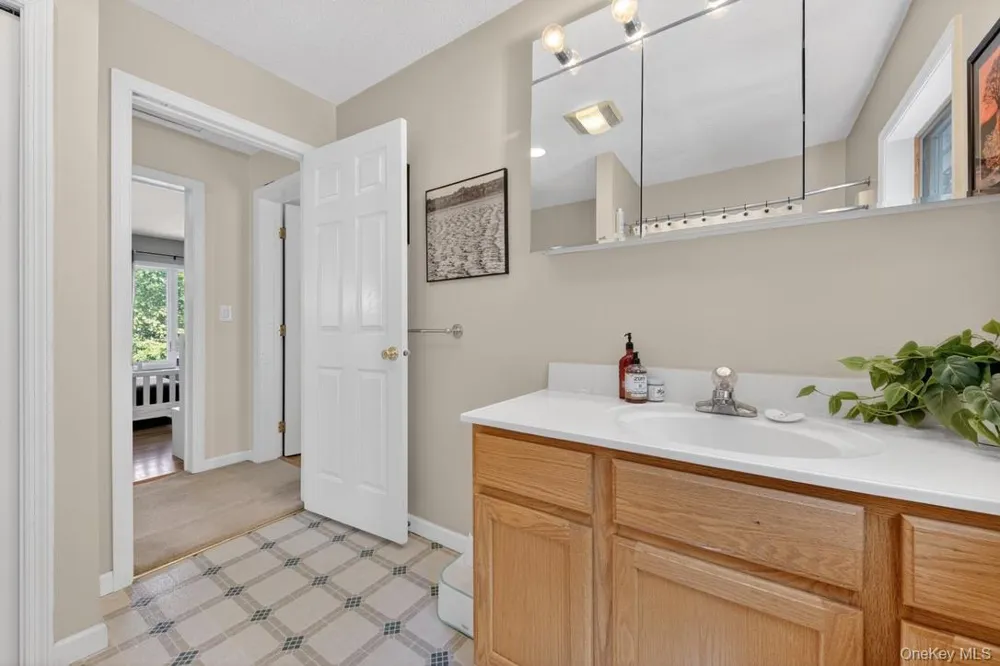 305 Oak Lane Newburgh, NY 12550