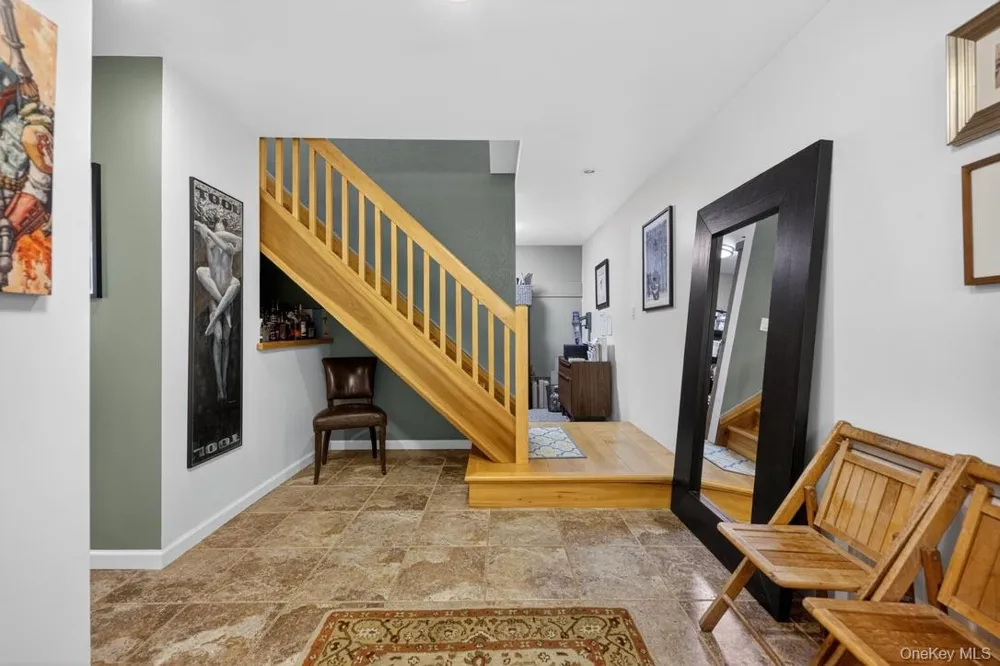 305 Oak Lane Newburgh, NY 12550