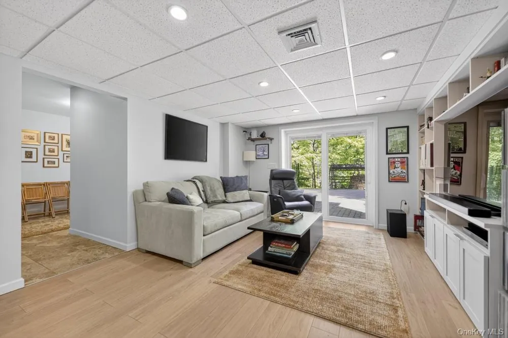 305 Oak Lane Newburgh, NY 12550
