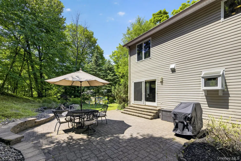 305 Oak Lane Newburgh, NY 12550
