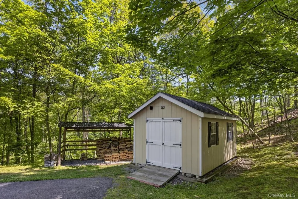 305 Oak Lane Newburgh, NY 12550